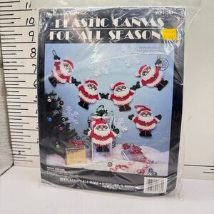 Plastic canvas needle point Christmas Santas 1991 vintage original‎ sealed